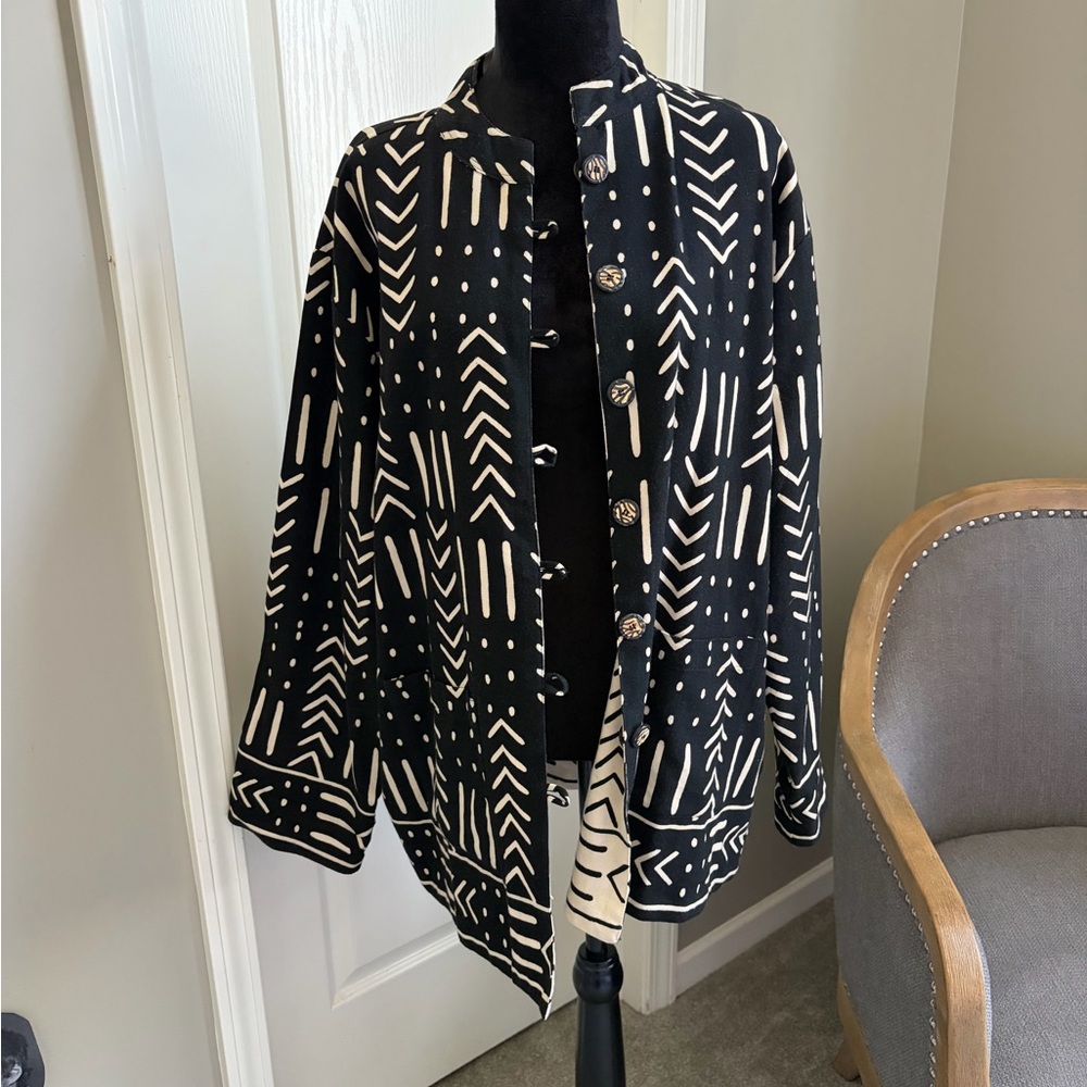 Chic Black and White Women's Jacket